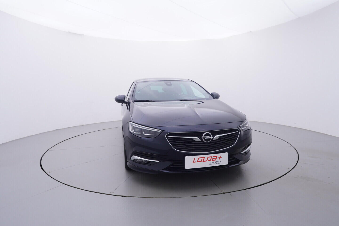 OV190V11204_17.webp_INSIGNIA OPC Line 1.6 . 147 kW manuál, DPH