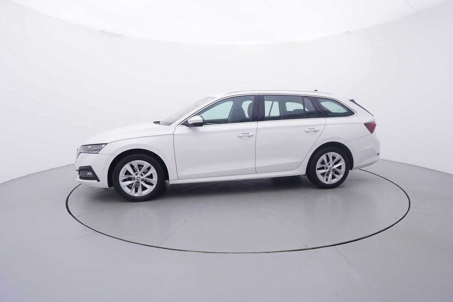 OV190V11206_11.webp_OCTAVIA Style Plus 2.0 TDI 110 kW manuál, DPH