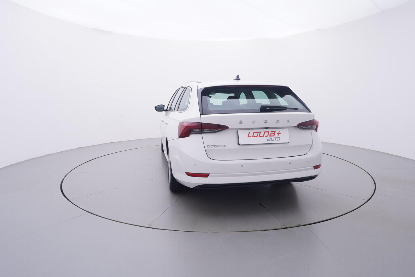 OV190V11206_13.webp_OCTAVIA Style Plus 2.0 TDI 110 kW manuál, DPH