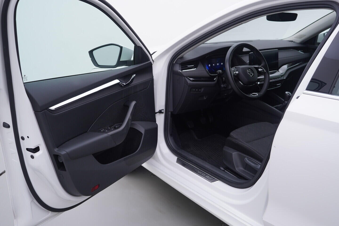 OV190V11206_18.webp_OCTAVIA Style Plus 2.0 TDI 110 kW manuál, DPH
