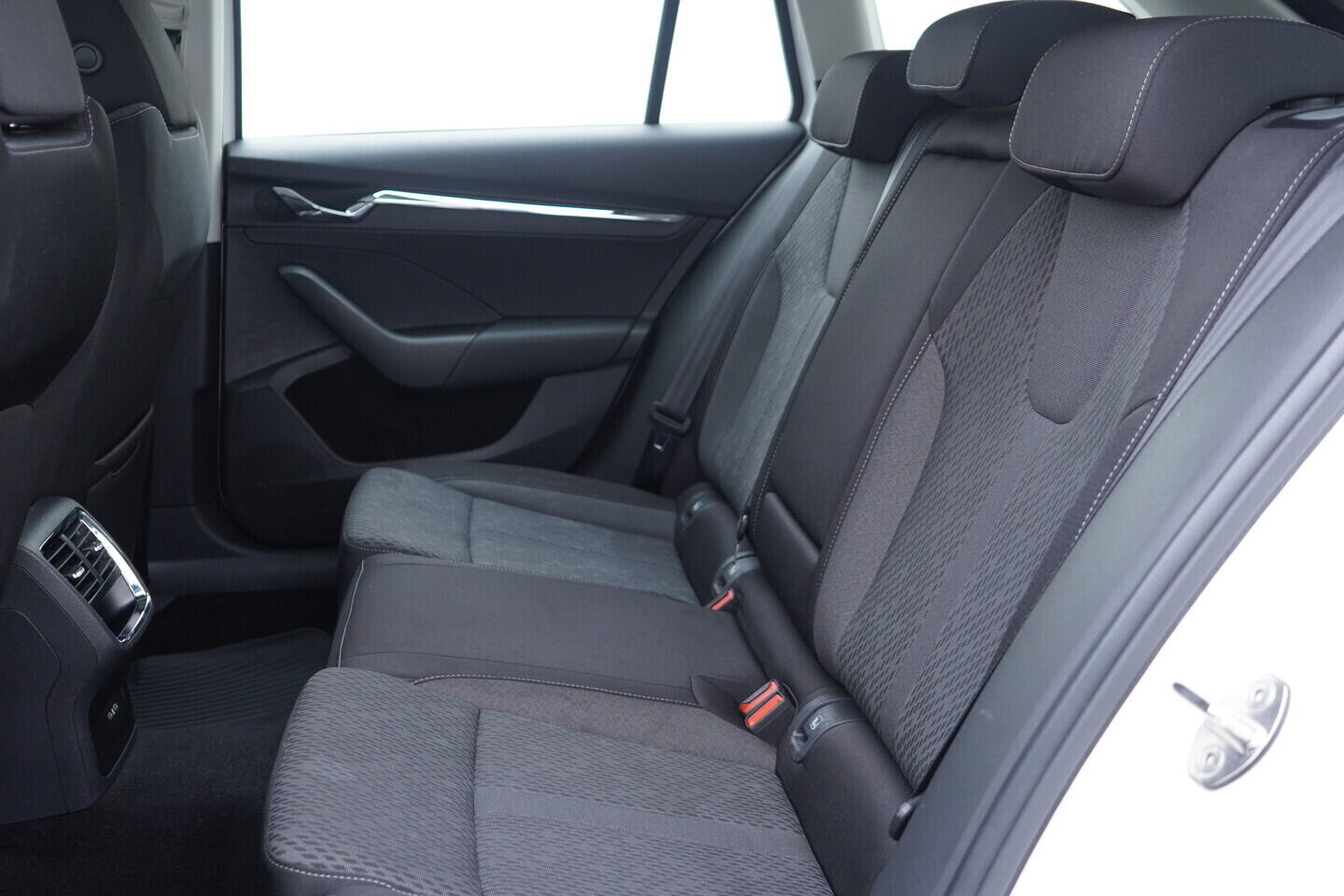 OV190V11206_37.webp_OCTAVIA Style Plus 2.0 TDI 110 kW manuál, DPH