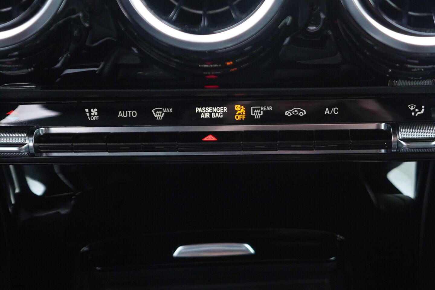 OV190V11207_34.webp_CLA  1.3 . 120 kW automat