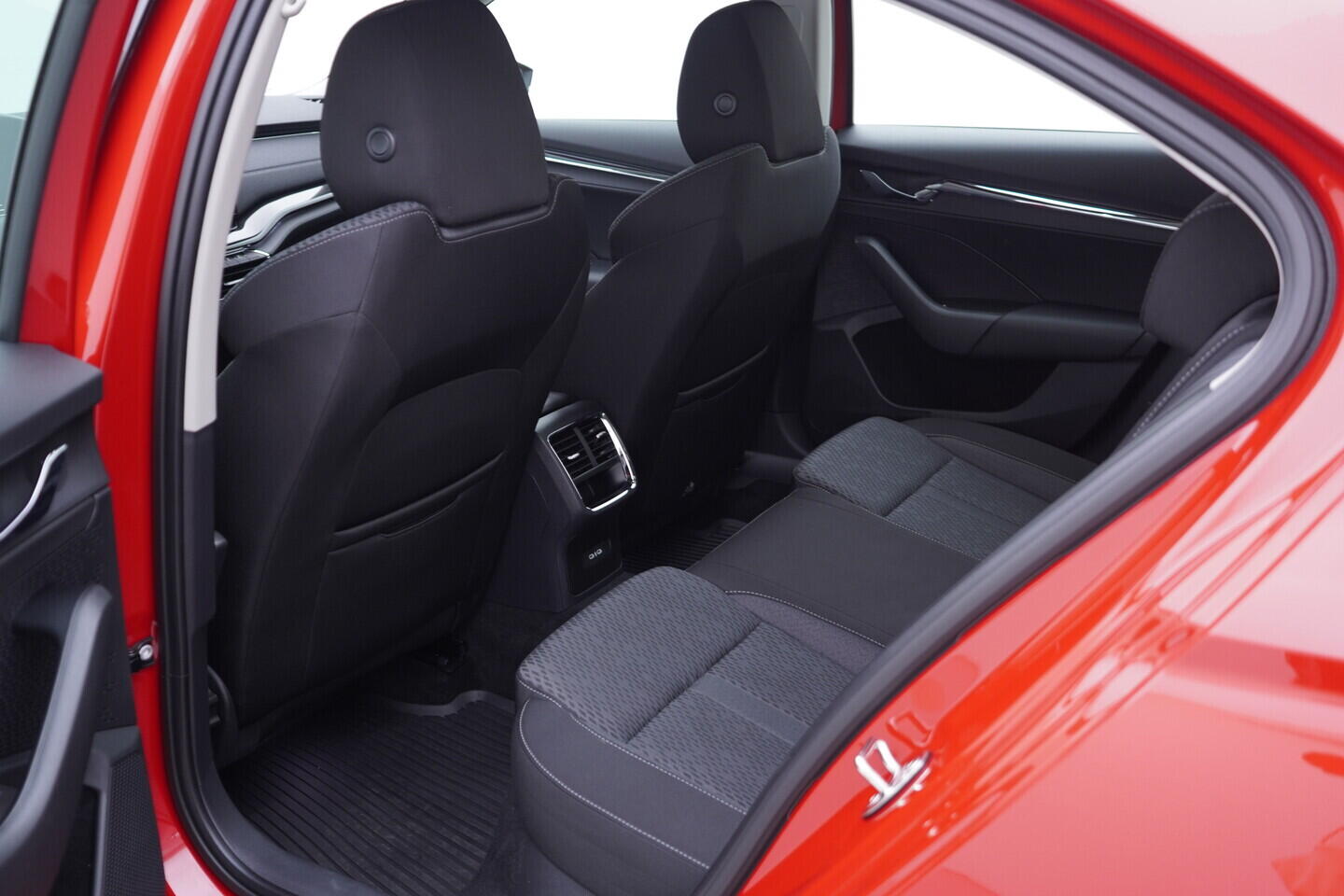 OV190V11215_34.webp_OCTAVIA Style 2.0 TDI 85 kW manuál, DPH