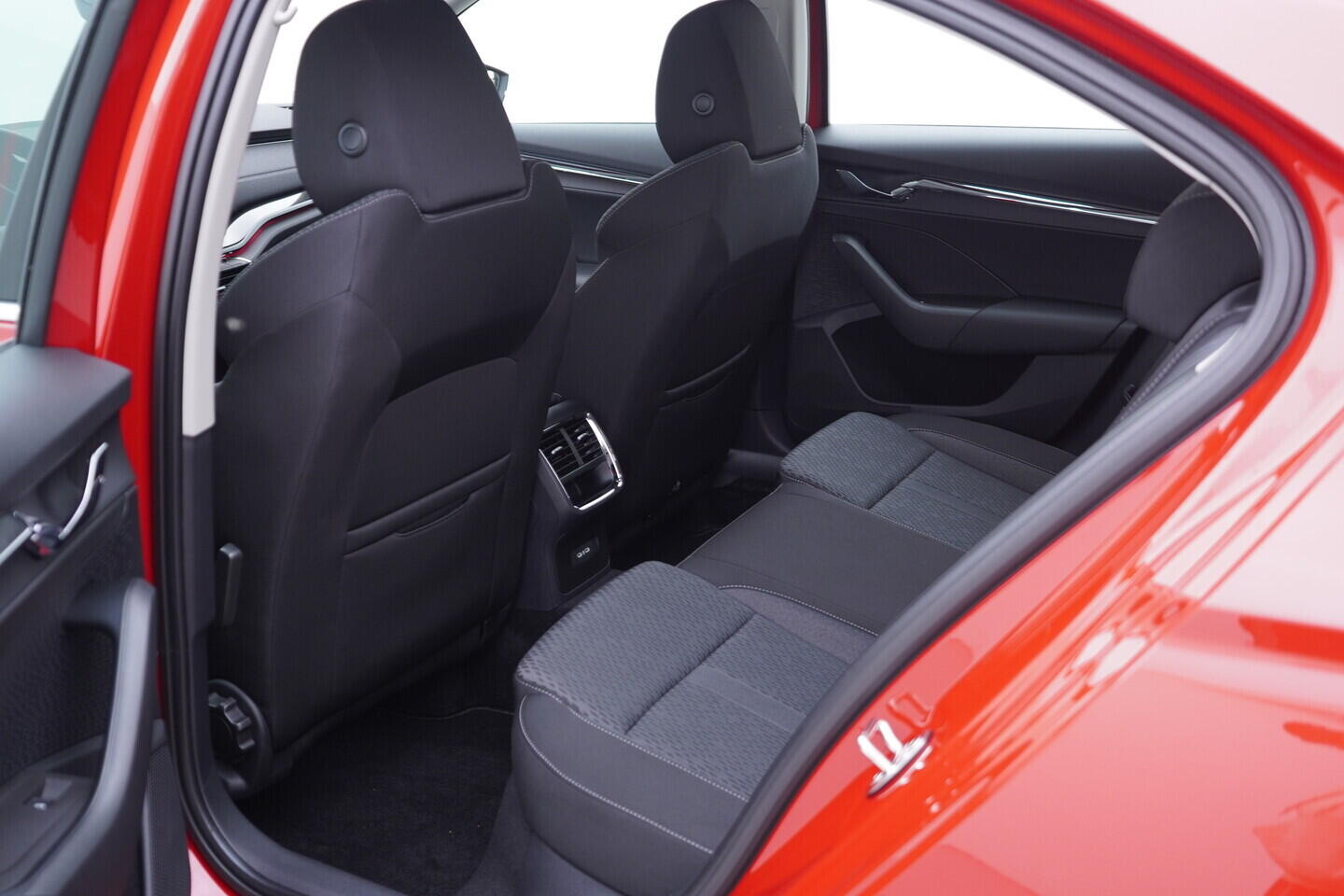 OV190V11216_35.webp_OCTAVIA Style 2.0 TDI 110 kW manuál, DPH