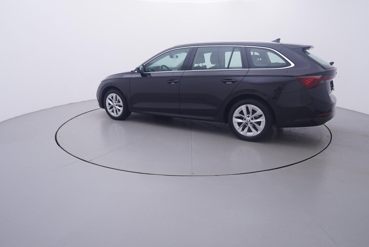 OV190V11217_12.webp_OCTAVIA Style 2.0 TDI 110 kW manuál, DPH