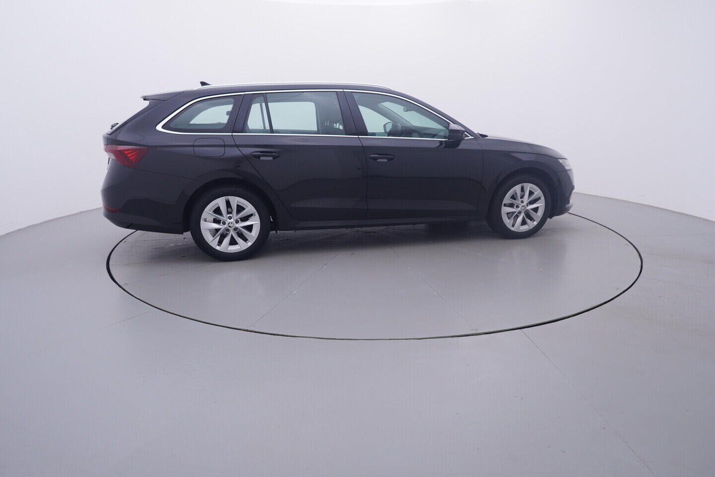 OV190V11217_15.webp_OCTAVIA Style 2.0 TDI 110 kW manuál, DPH