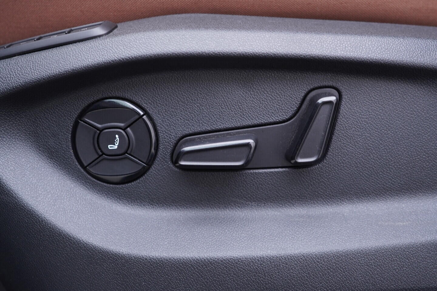 OV190V11218_24.webp_KODIAQ Exclusive Selection 2.0 TDI 142 kW automat, DPH