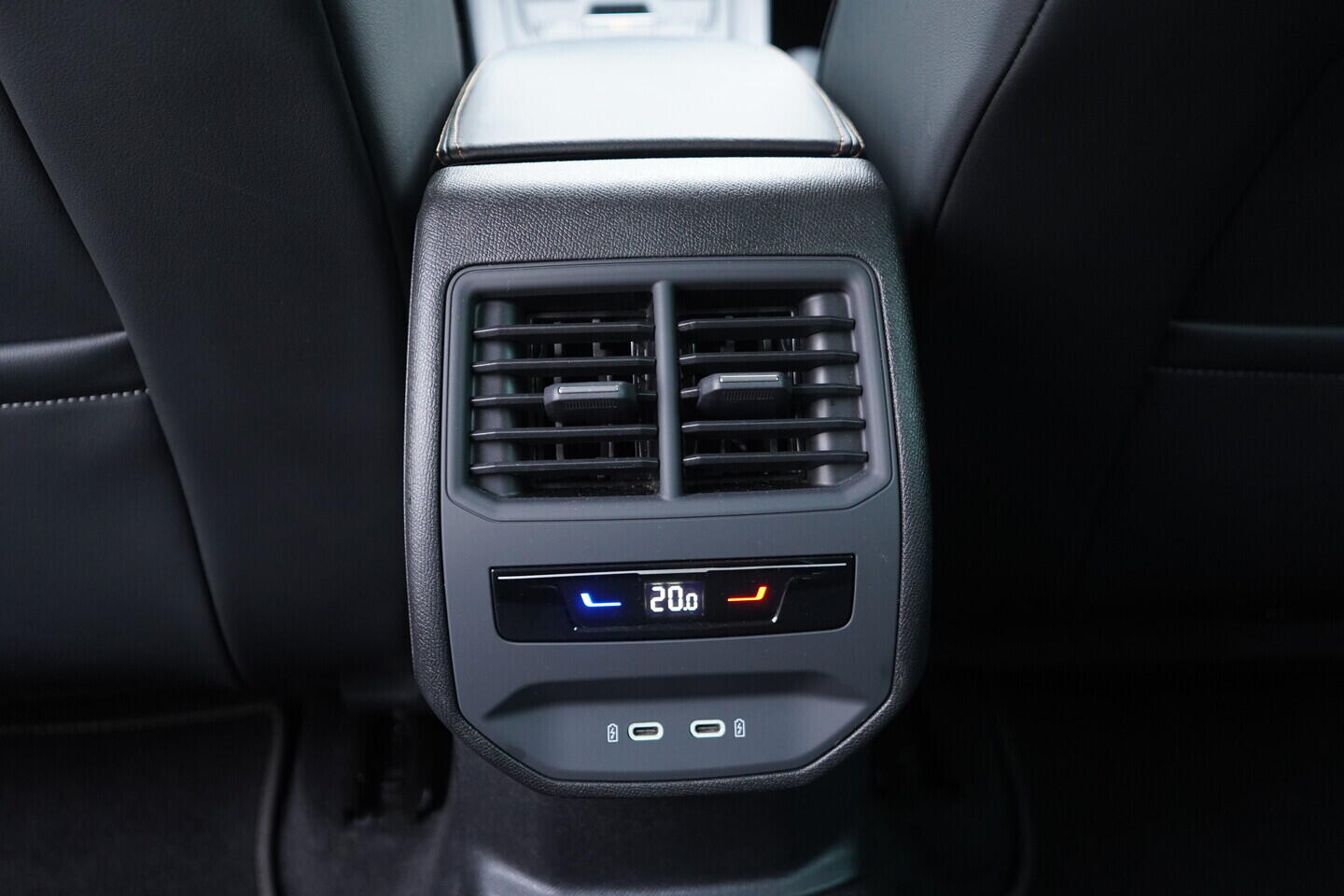 OV190V11219_34.webp_FORMENTOR  1.5 TSI 110 kW automat, DPH