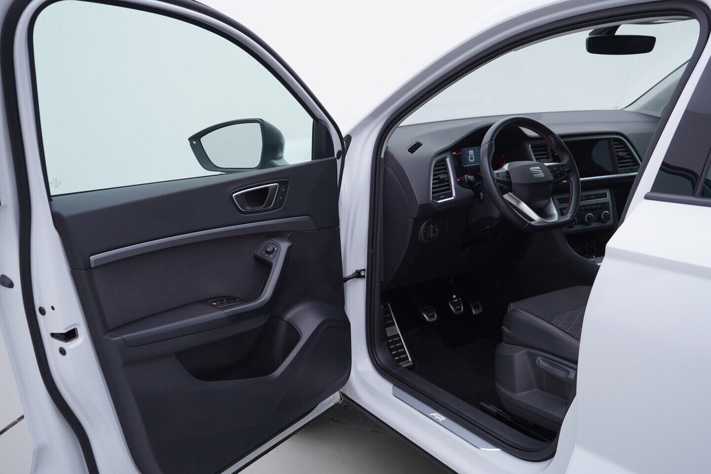 OV190V11220_18.webp_SEAT ATECA FR 1.5 TSI 110 kW manuál, DPH