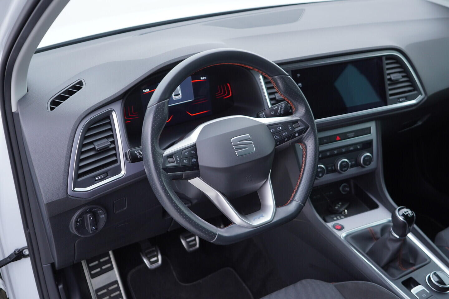 OV190V11220_22.webp_SEAT ATECA FR 1.5 TSI 110 kW manuál, DPH