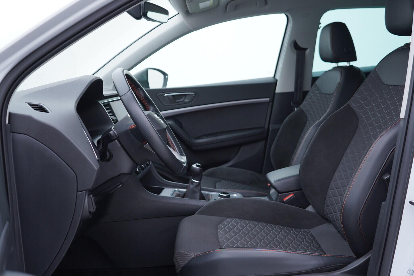 OV190V11220_23.webp_SEAT ATECA FR 1.5 TSI 110 kW manuál, DPH