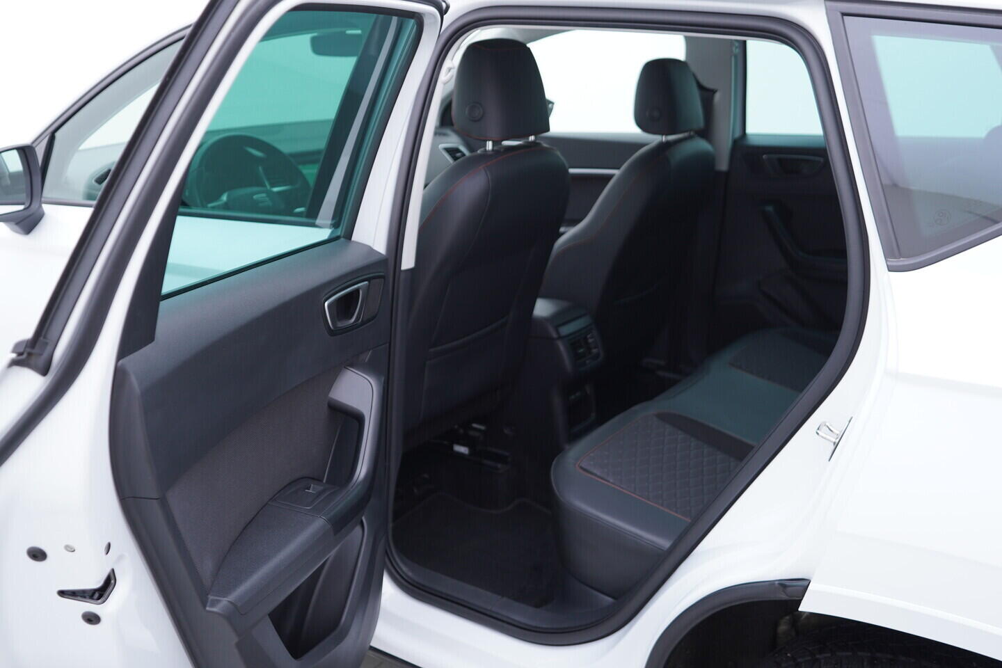 OV190V11220_36.webp_SEAT ATECA FR 1.5 TSI 110 kW manuál, DPH