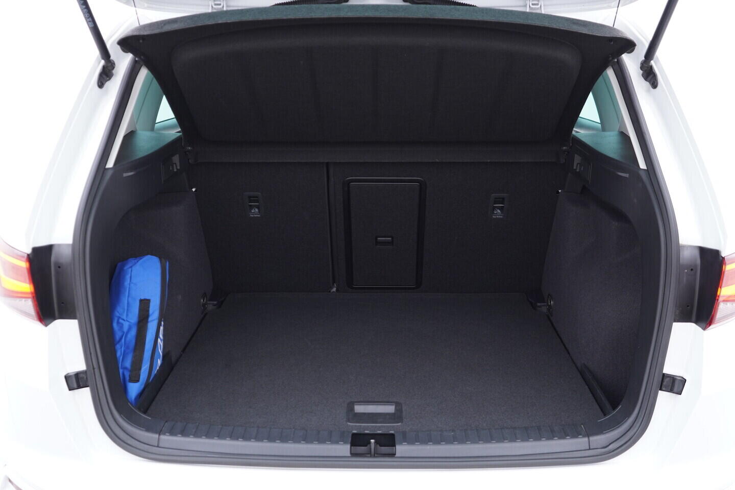 OV190V11220_39.webp_SEAT ATECA FR 1.5 TSI 110 kW manuál, DPH