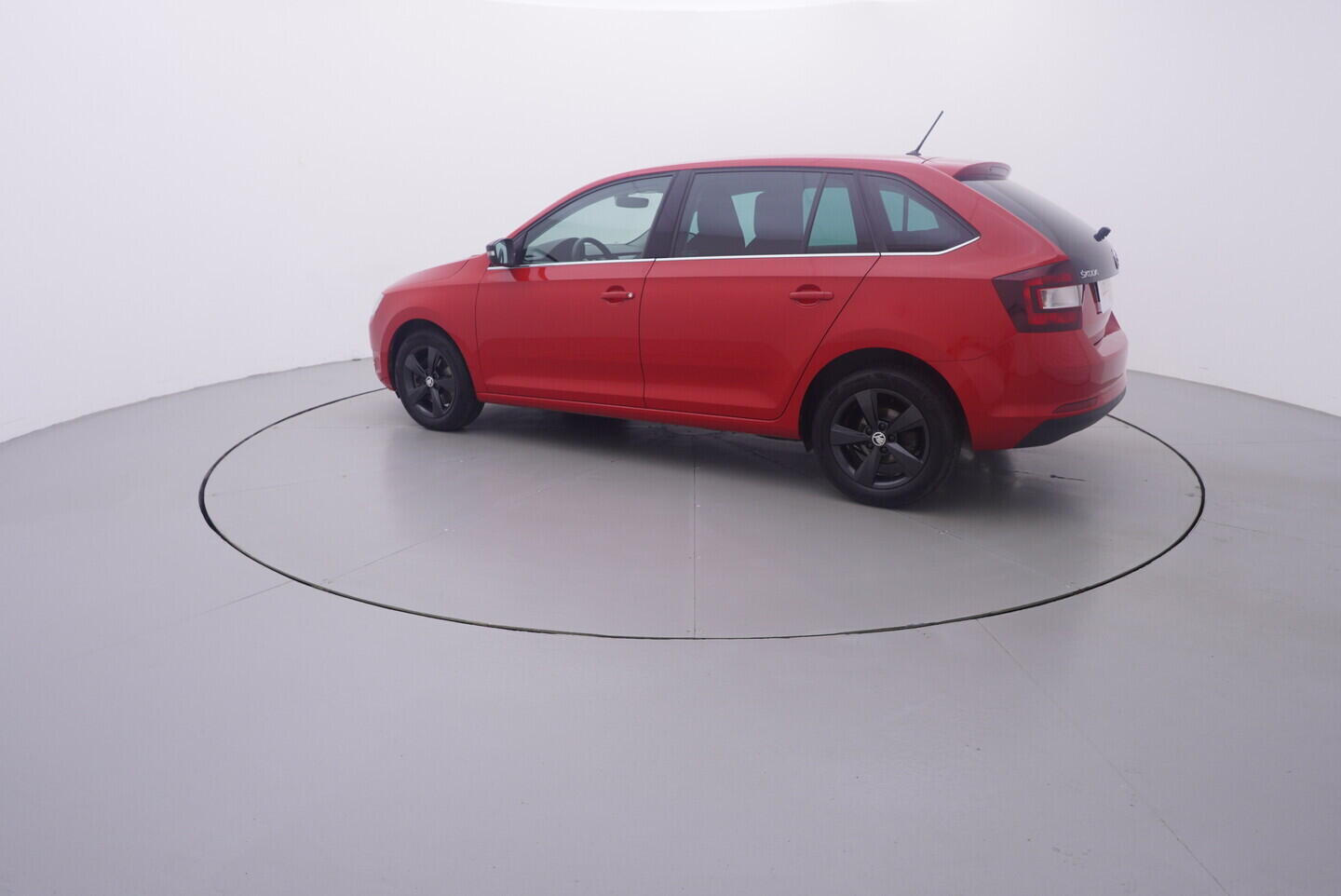 OV190V11222_12.webp_RAPID Style 1.0 TSI 81 kW manuál