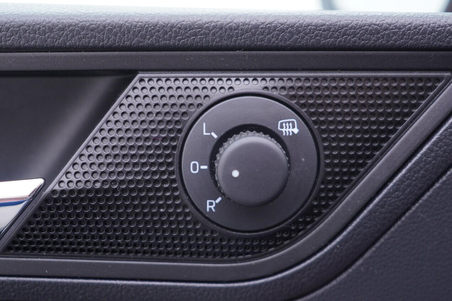 OV190V11222_21.webp_RAPID Style 1.0 TSI 81 kW manuál