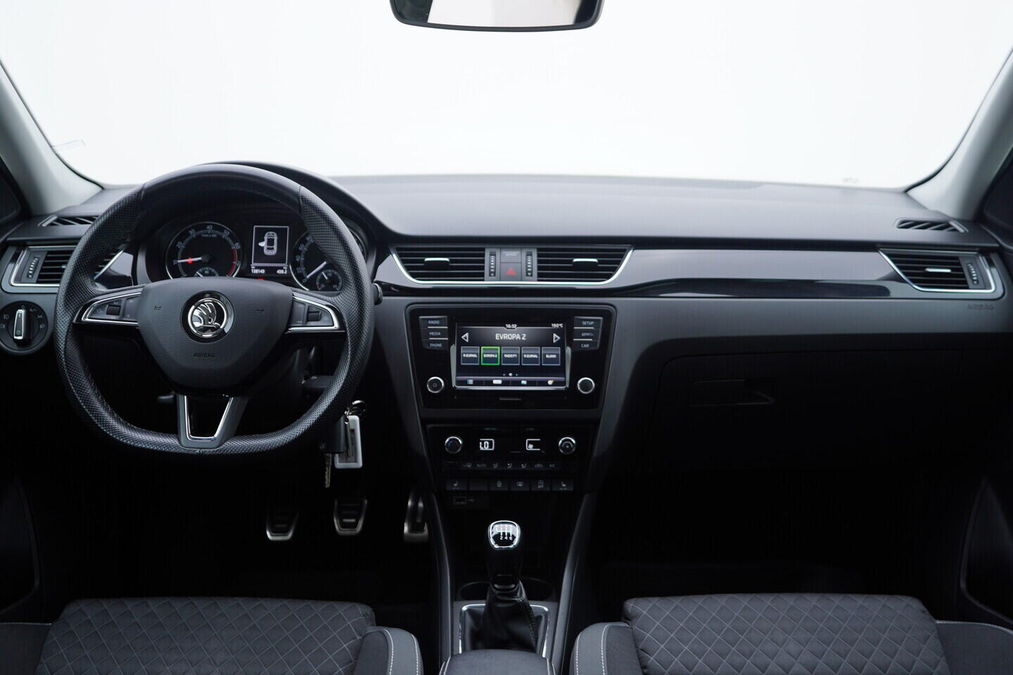 OV190V11222_26.webp_RAPID Style 1.0 TSI 81 kW manuál