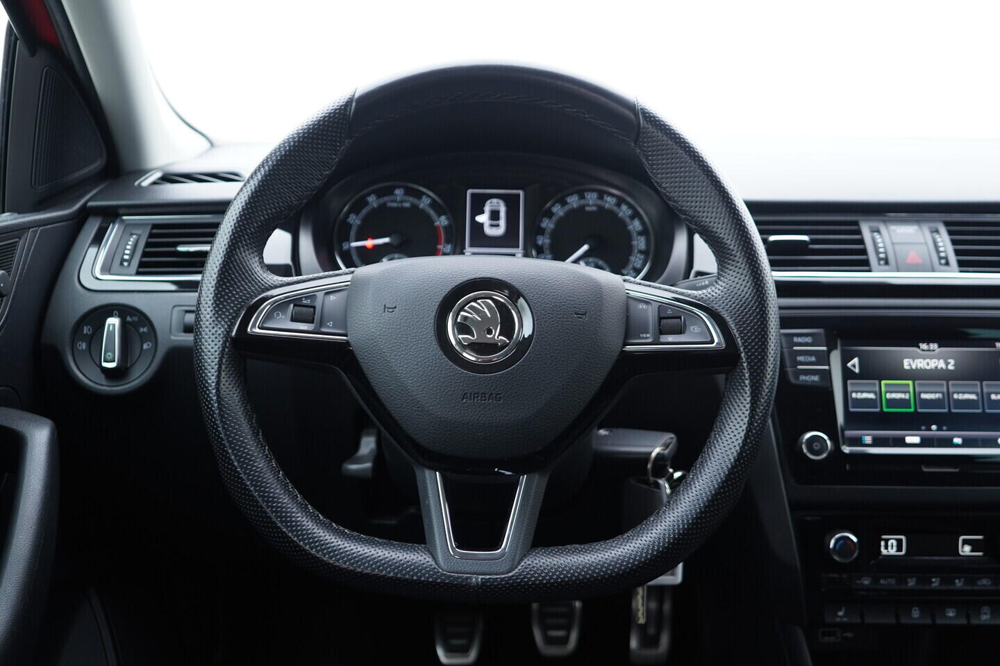 OV190V11222_27.webp_RAPID Style 1.0 TSI 81 kW manuál