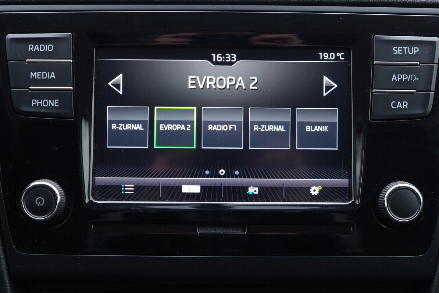 OV190V11222_28.webp_RAPID Style 1.0 TSI 81 kW manuál