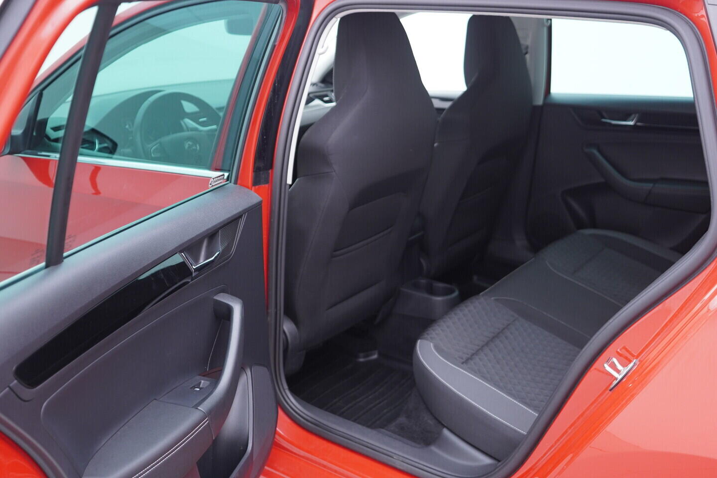 OV190V11222_32.webp_RAPID Style 1.0 TSI 81 kW manuál