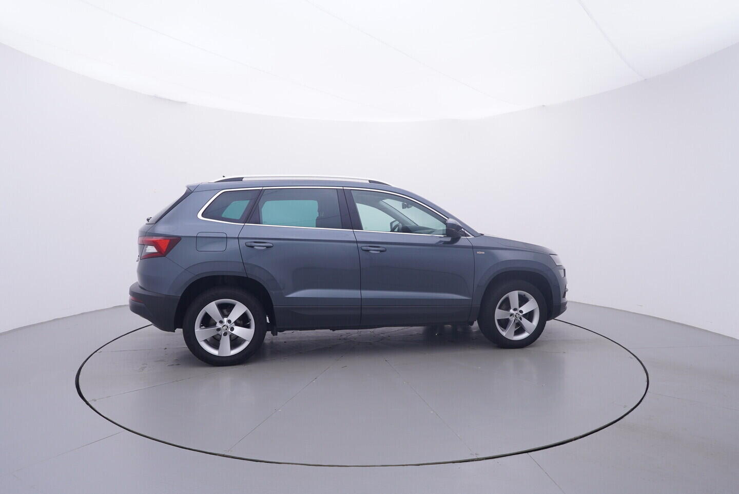 OV190V11225_15.webp_KAROQ Soleil 1.6 TDI 85 kW manuál, DPH