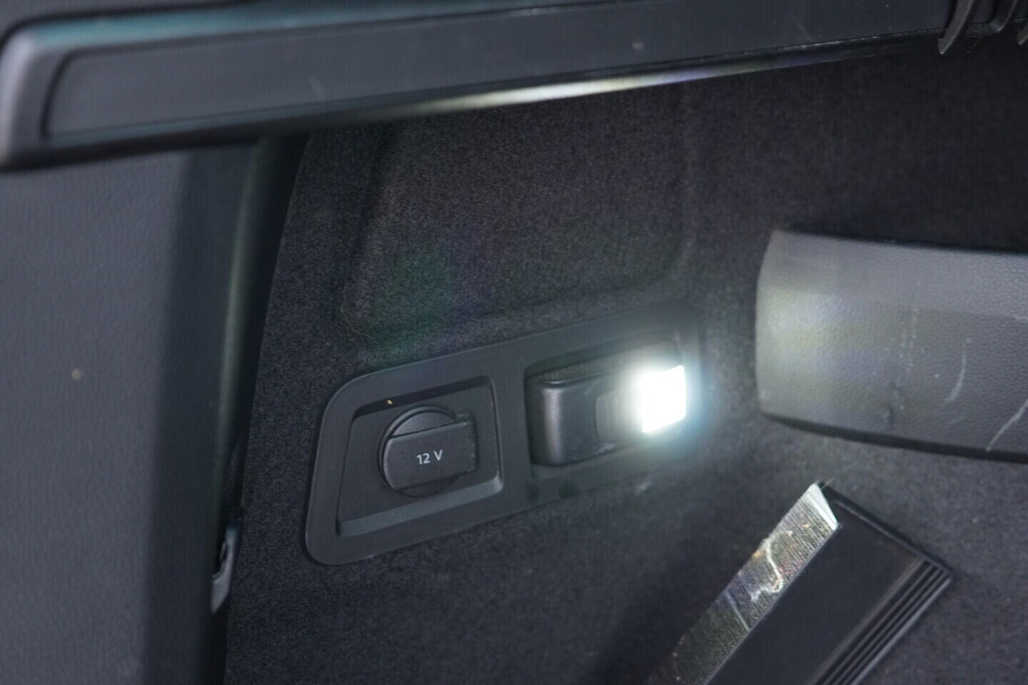 OV190V11225_43.webp_KAROQ Soleil 1.6 TDI 85 kW manuál, DPH