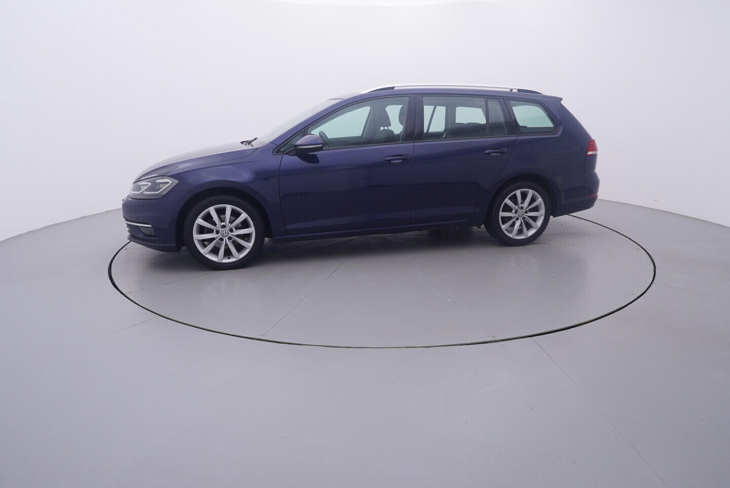 OV190V11226_11.webp_GOLF  1.6 TDI 85 kW manuál