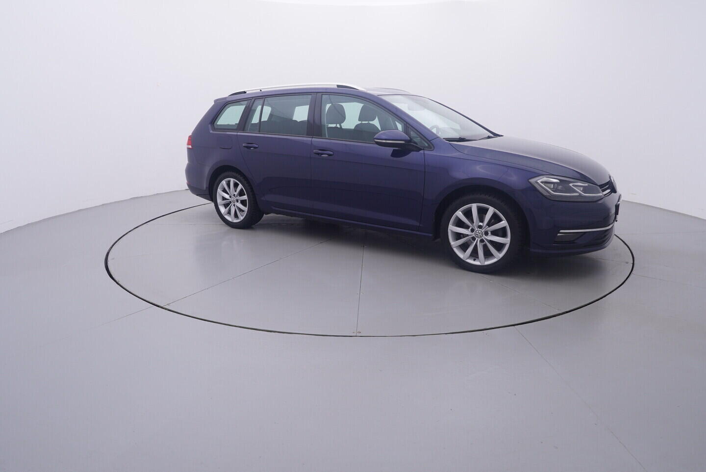 OV190V11226_16.webp_GOLF  1.6 TDI 85 kW manuál