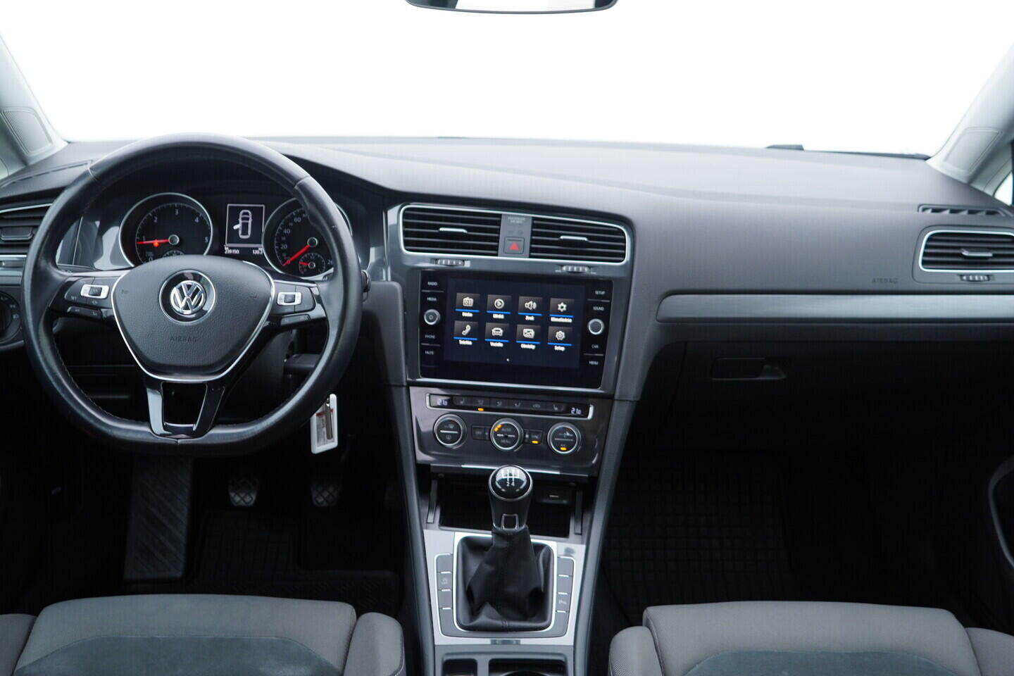 OV190V11226_26.webp_GOLF  1.6 TDI 85 kW manuál