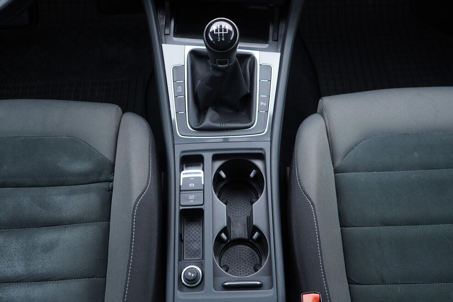 OV190V11226_33.webp_GOLF  1.6 TDI 85 kW manuál