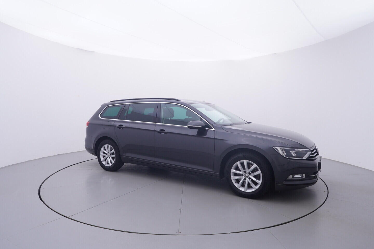 OV190V11229_16.webp_PASSAT Comfortline 1.4 TSI 110 kW manuál
