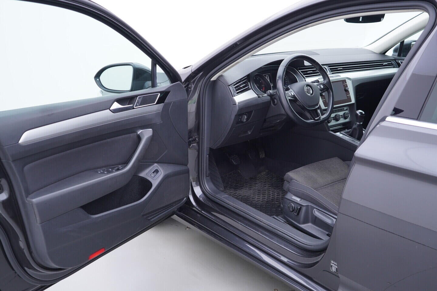 OV190V11229_18.webp_PASSAT Comfortline 1.4 TSI 110 kW manuál