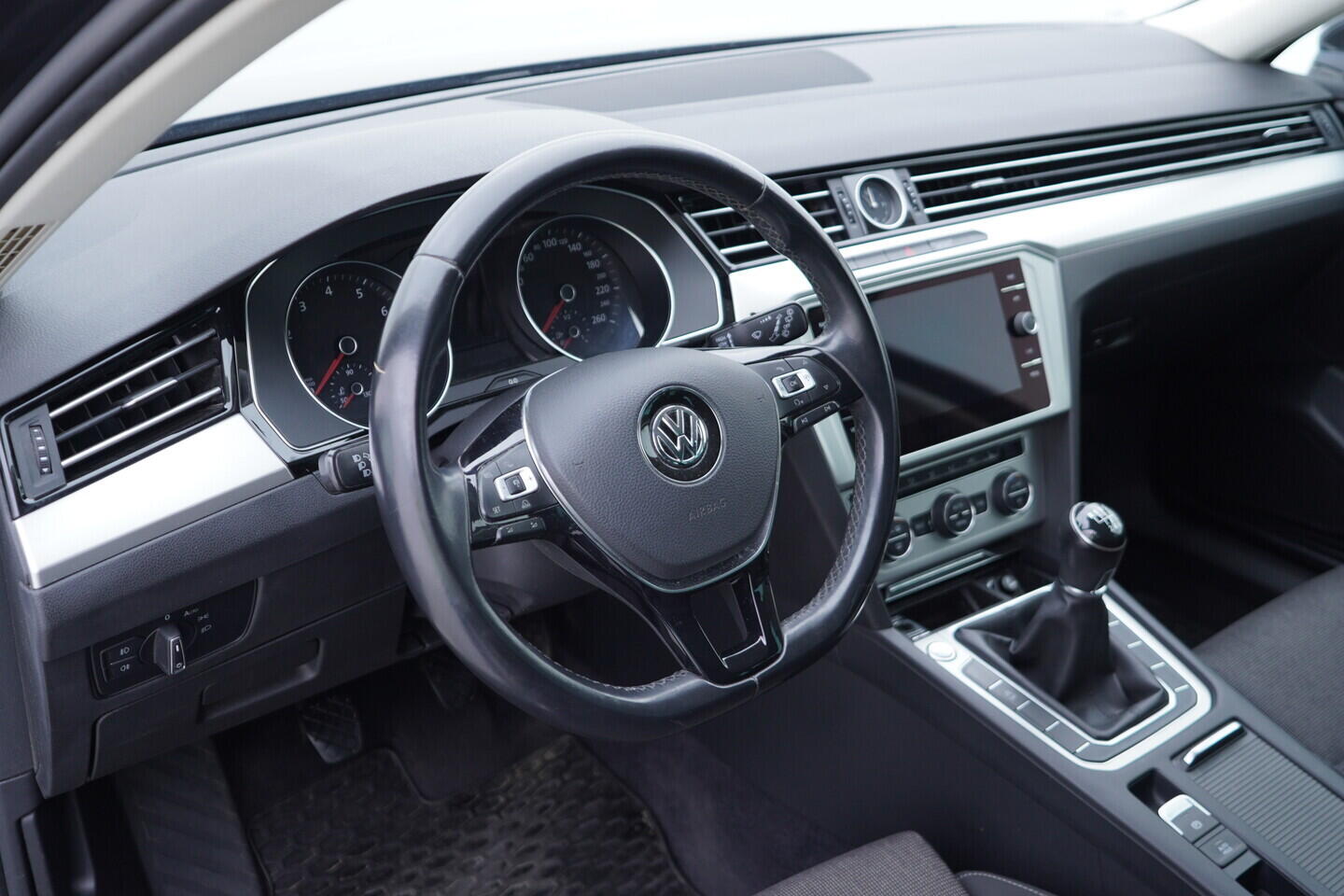 OV190V11229_22.webp_PASSAT Comfortline 1.4 TSI 110 kW manuál