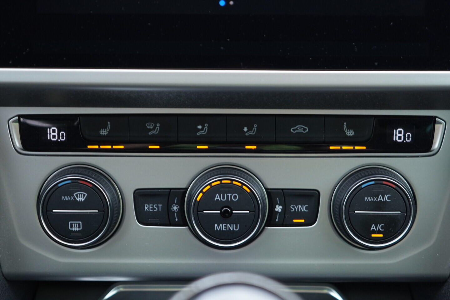 OV190V11229_33.webp_PASSAT Comfortline 1.4 TSI 110 kW manuál