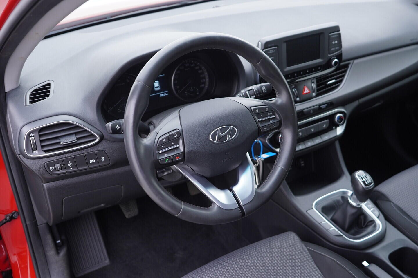 OV190V11232_21.webp_I30 Trikolor 1.0 T-GDI 88 kW manuál