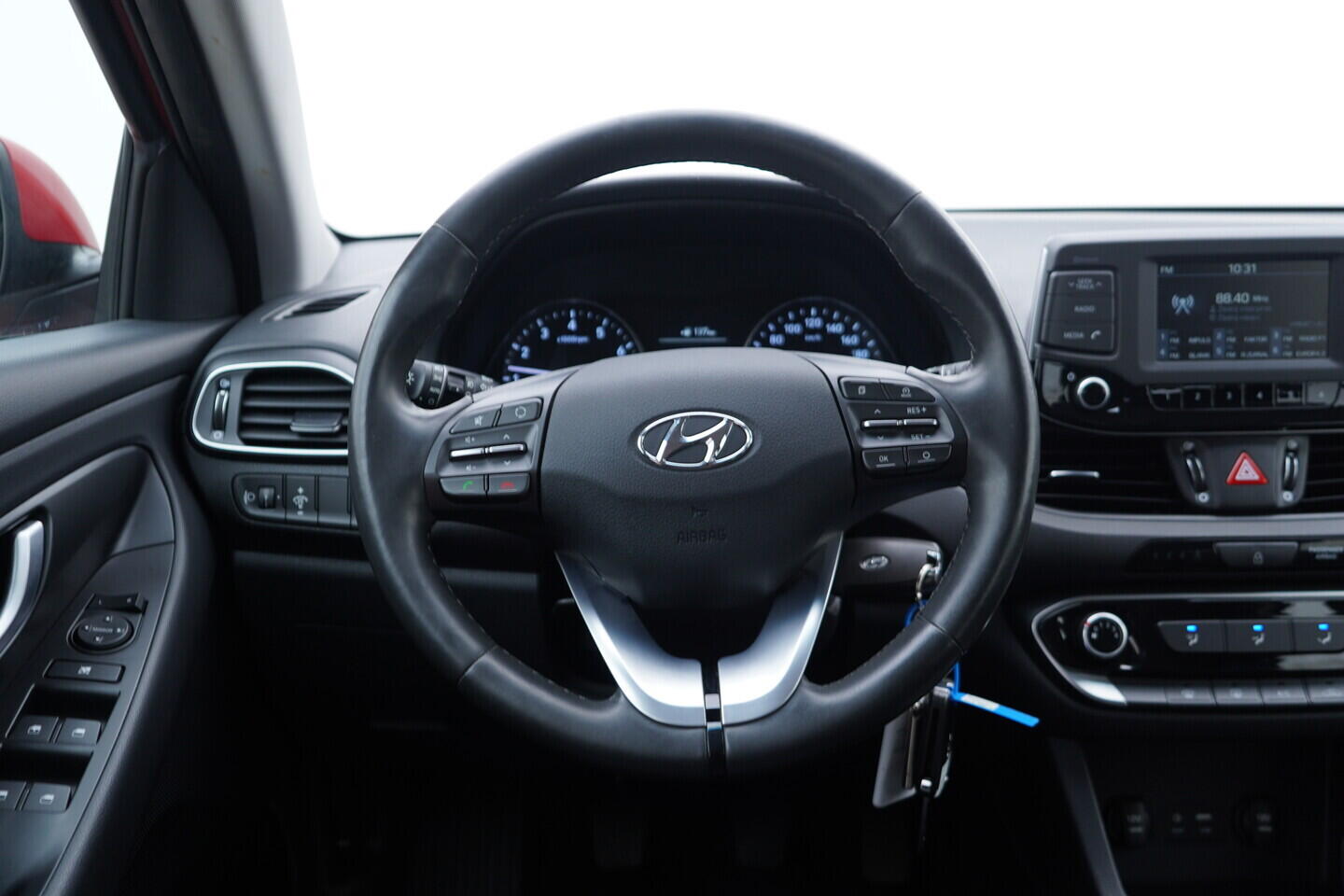 OV190V11232_26.webp_I30 Trikolor 1.0 T-GDI 88 kW manuál