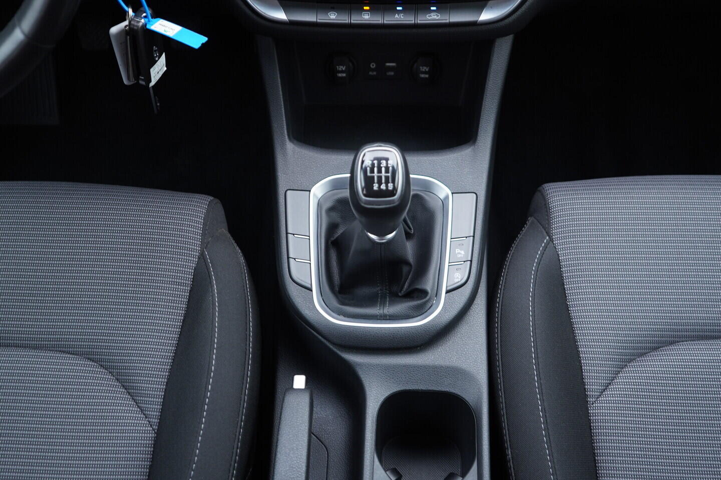 OV190V11232_31.webp_I30 Trikolor 1.0 T-GDI 88 kW manuál