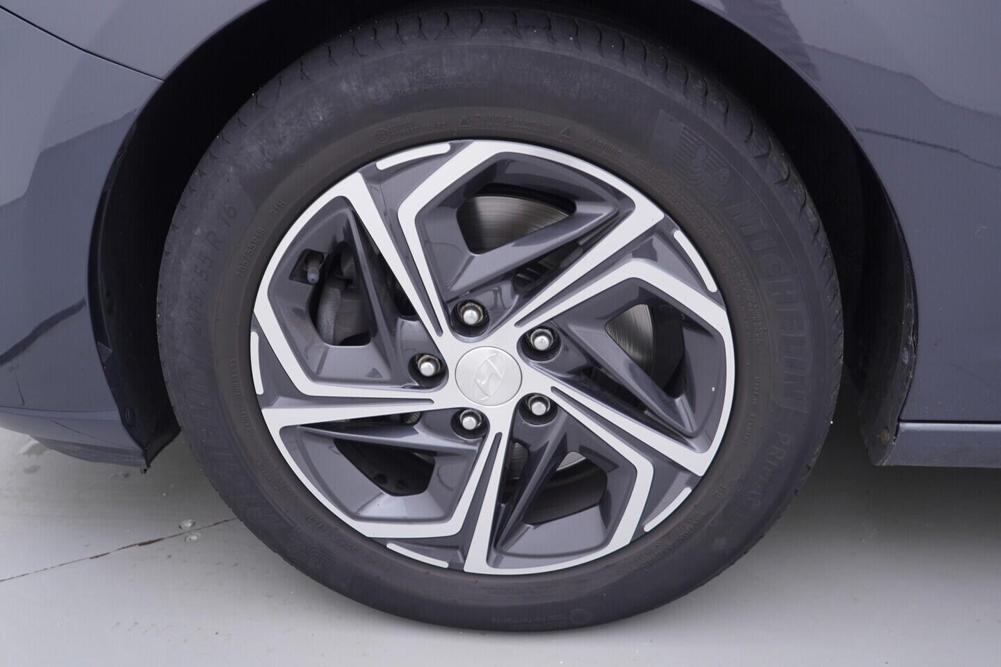 OV190V11233_41.webp_I30 Comfort 1.0 T-GDI 88 kW manuál