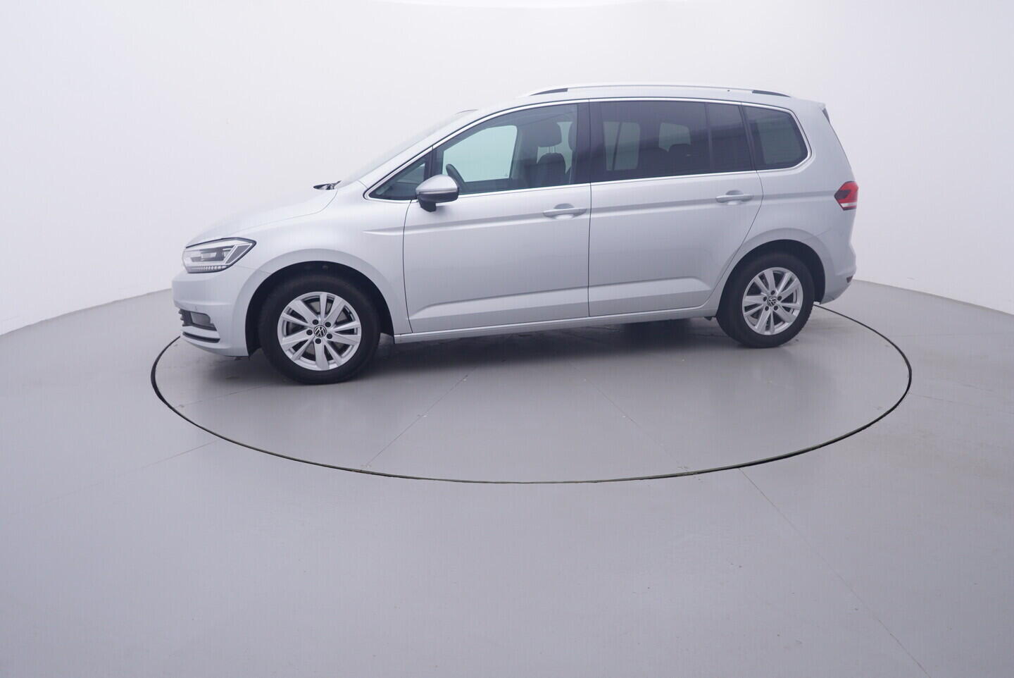 OV190V11234_11.webp_TOURAN Comfortline 1.5 TSI 110 kW automat, DPH