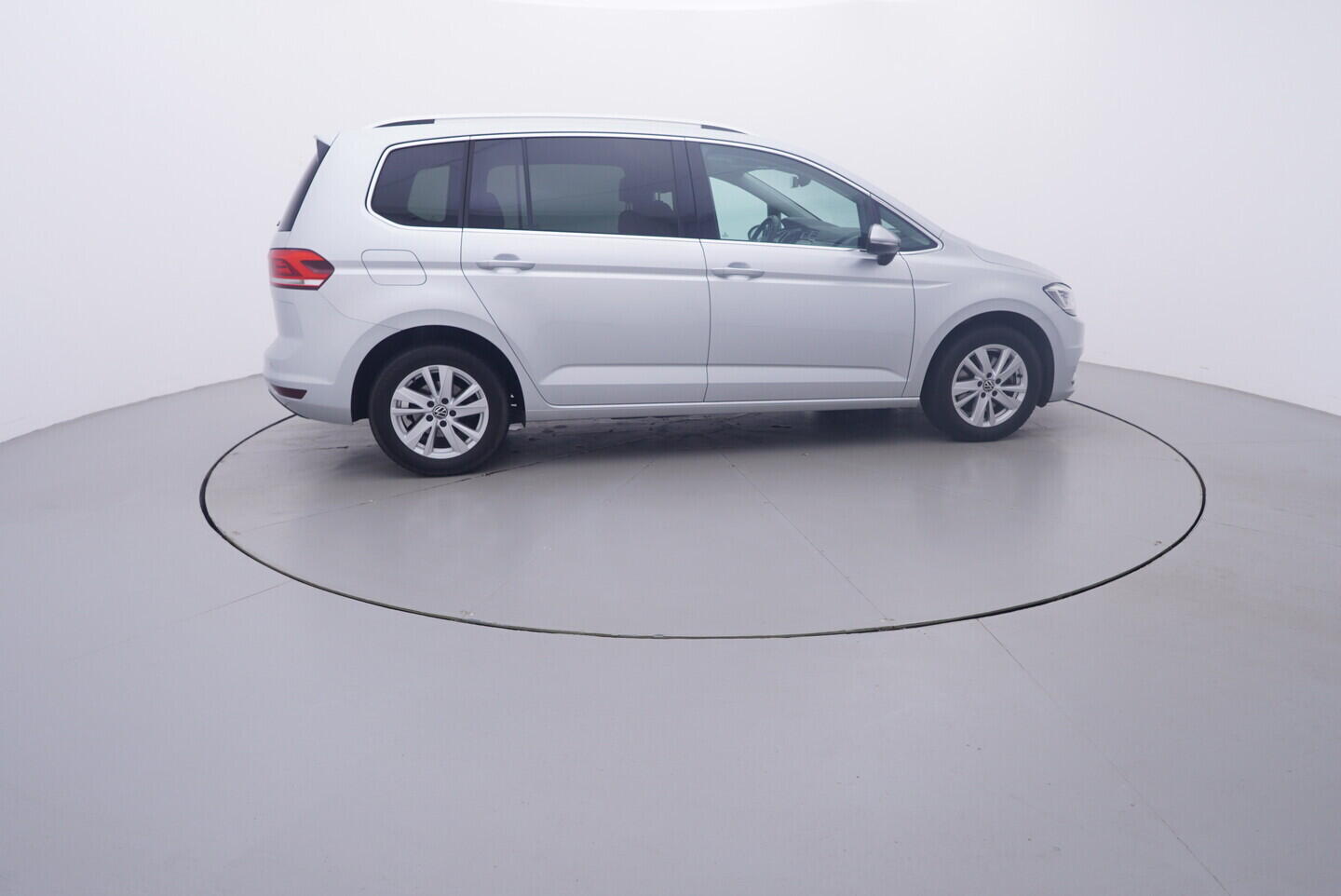 OV190V11234_15.webp_TOURAN Comfortline 1.5 TSI 110 kW automat, DPH