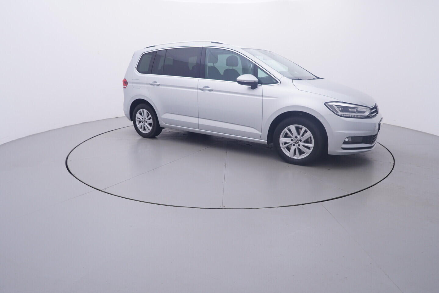 OV190V11234_16.webp_TOURAN Comfortline 1.5 TSI 110 kW automat, DPH