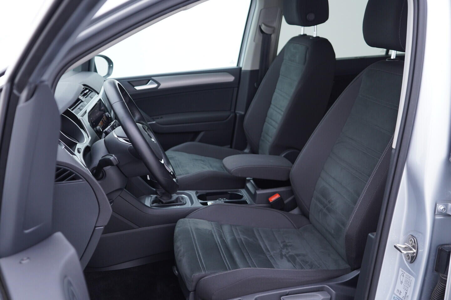 OV190V11234_24.webp_TOURAN Comfortline 1.5 TSI 110 kW automat, DPH