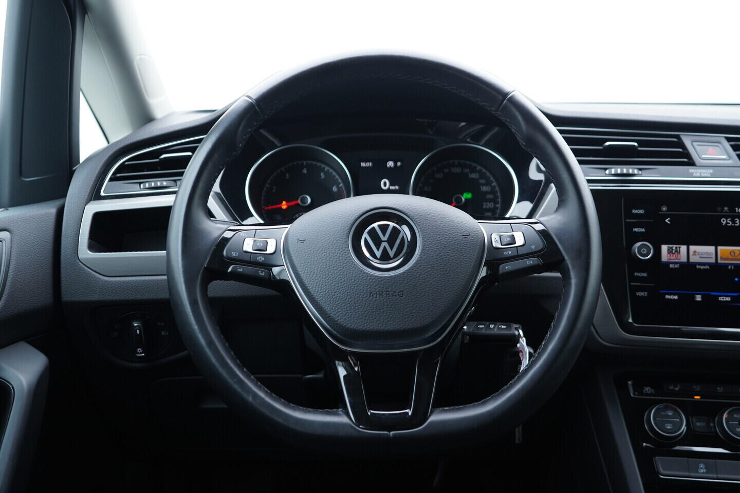 OV190V11234_29.webp_TOURAN Comfortline 1.5 TSI 110 kW automat, DPH