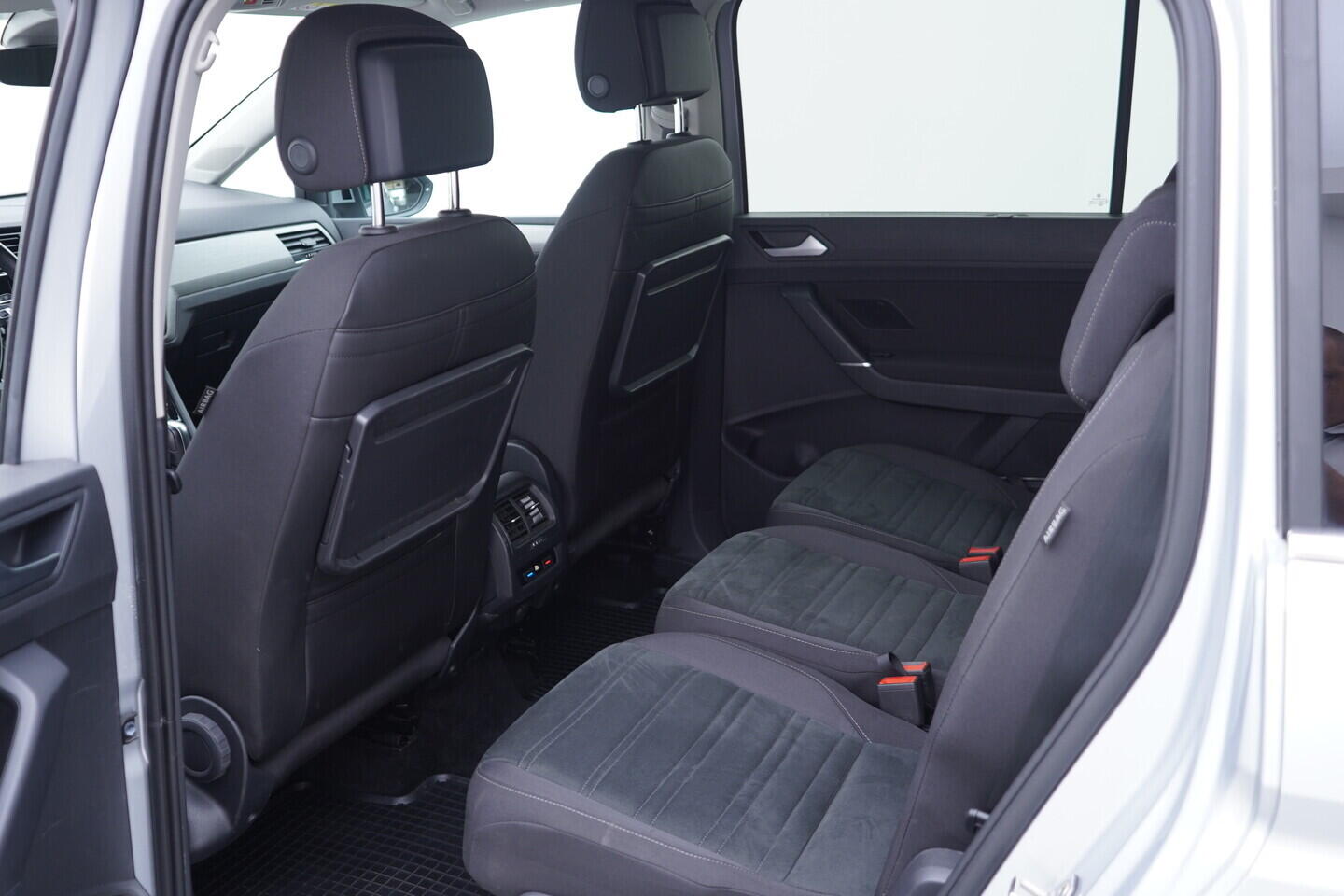 OV190V11234_41.webp_TOURAN Comfortline 1.5 TSI 110 kW automat, DPH