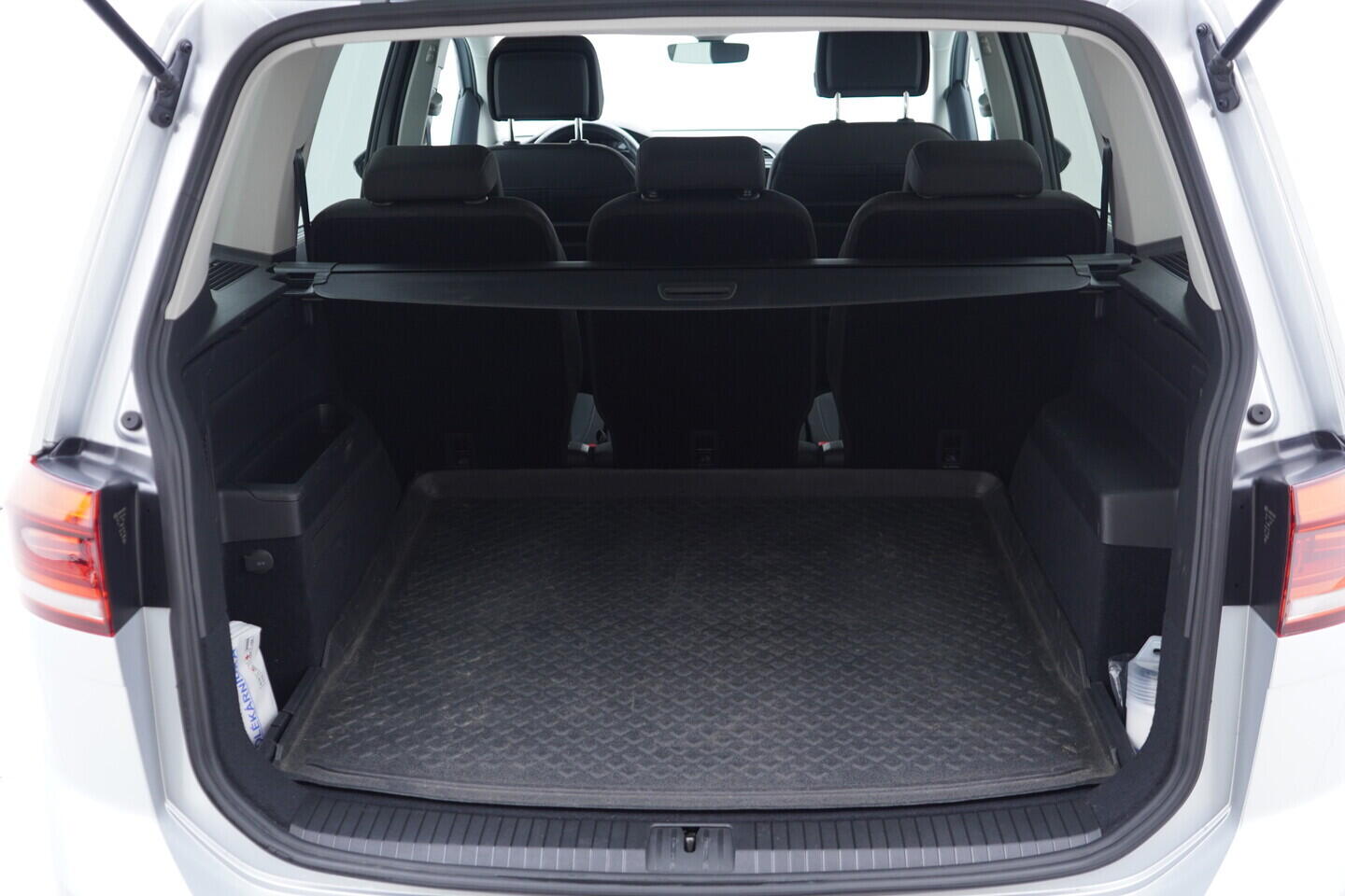 OV190V11234_44.webp_TOURAN Comfortline 1.5 TSI 110 kW automat, DPH