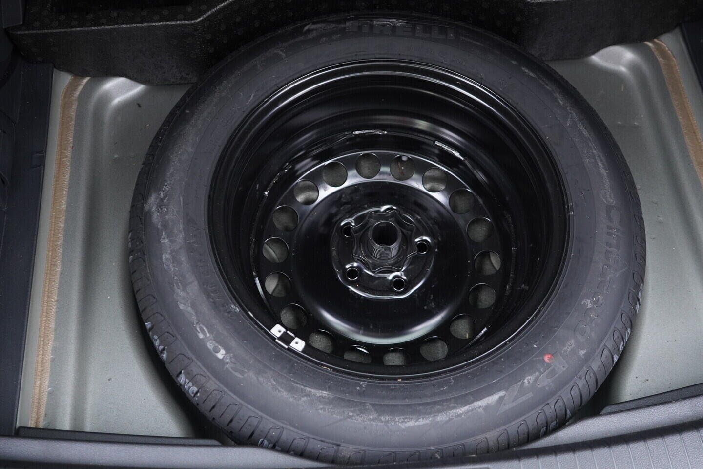 OV190V11234_46.webp_TOURAN Comfortline 1.5 TSI 110 kW automat, DPH