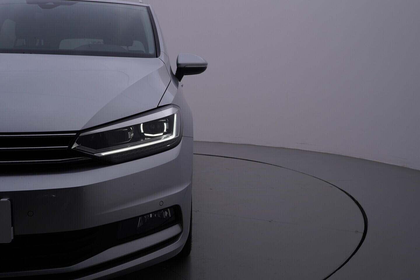 OV190V11234_49.webp_TOURAN Comfortline 1.5 TSI 110 kW automat, DPH