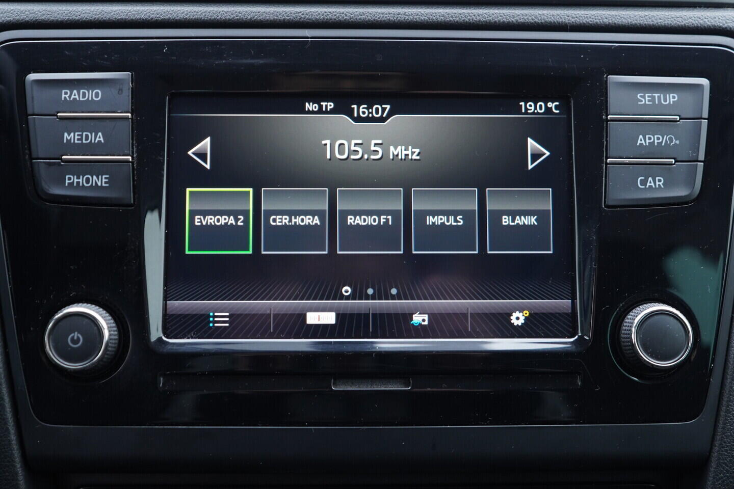 OV190V11243_28.webp_RAPID Style 1.0 TSI 81 kW manuál, DPH