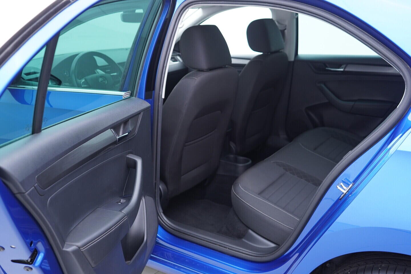 OV190V11243_32.webp_RAPID Style 1.0 TSI 81 kW manuál, DPH