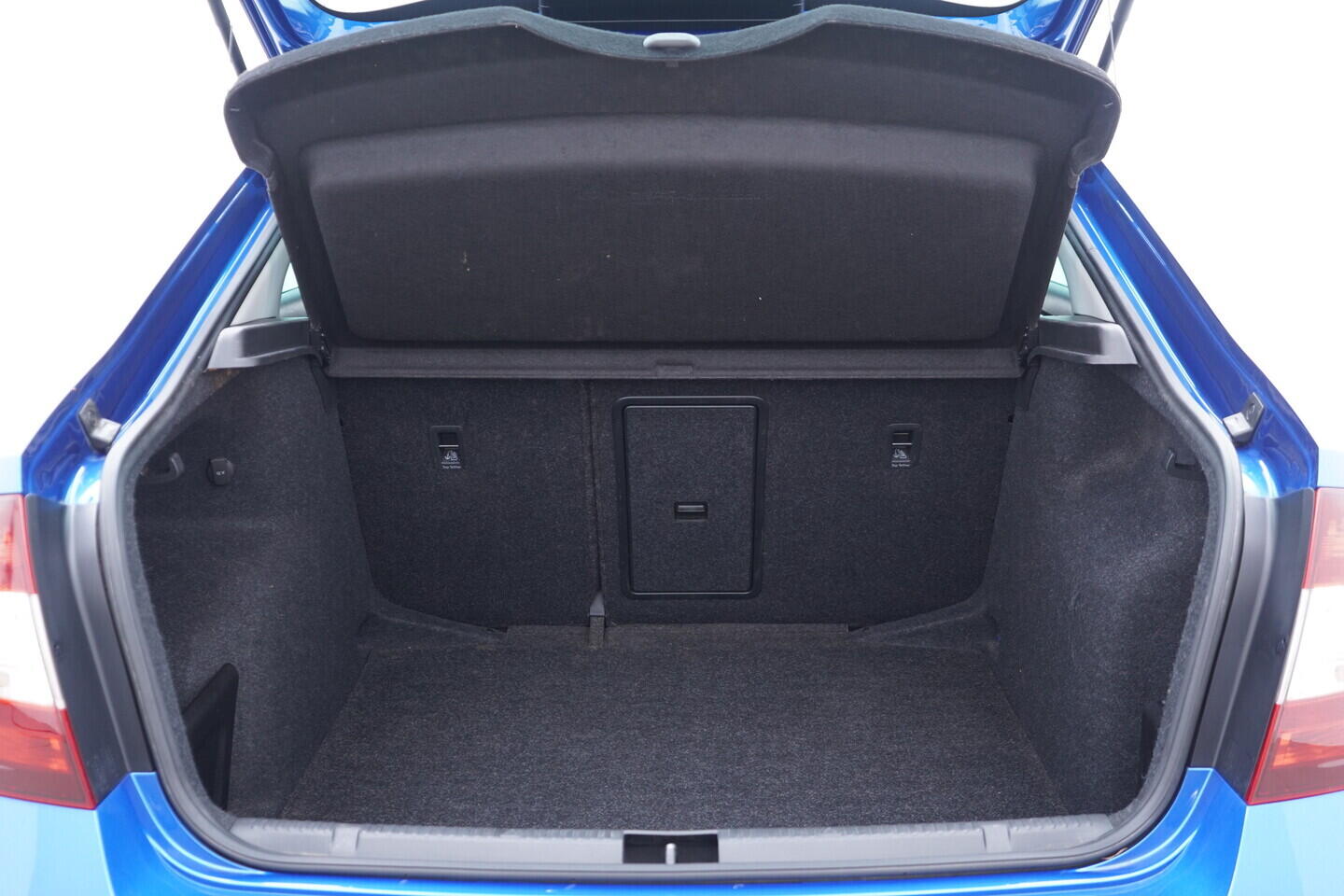 OV190V11243_34.webp_RAPID Style 1.0 TSI 81 kW manuál, DPH