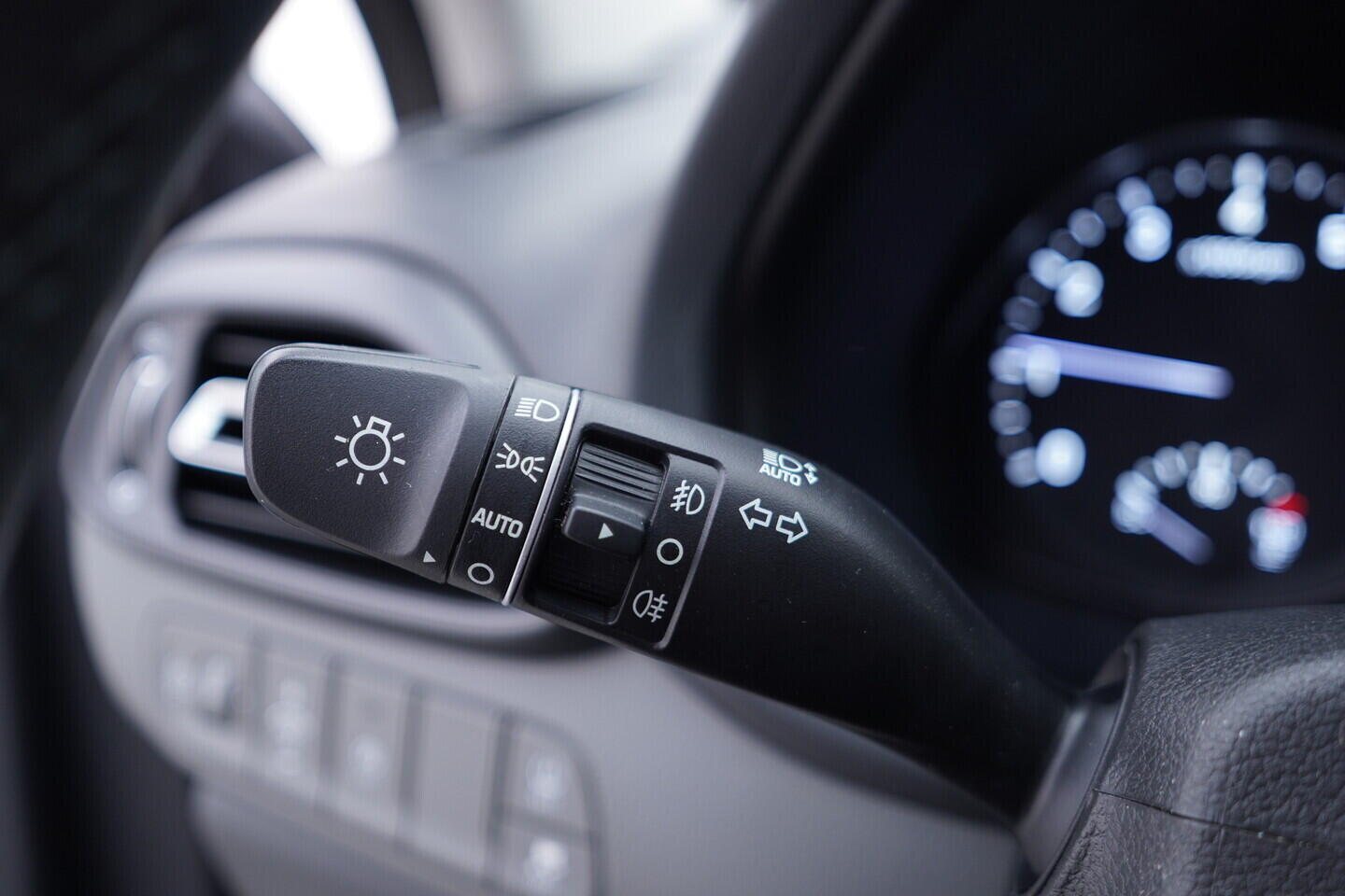 OV190V11246_23.webp_I30 Smart 1.0 T-GDI _ kW manuál